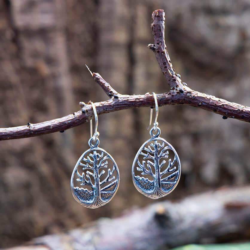 Hängande örhängen i vikingadesign