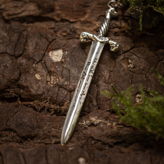 Hängesvärd med Runes 925s Silver
