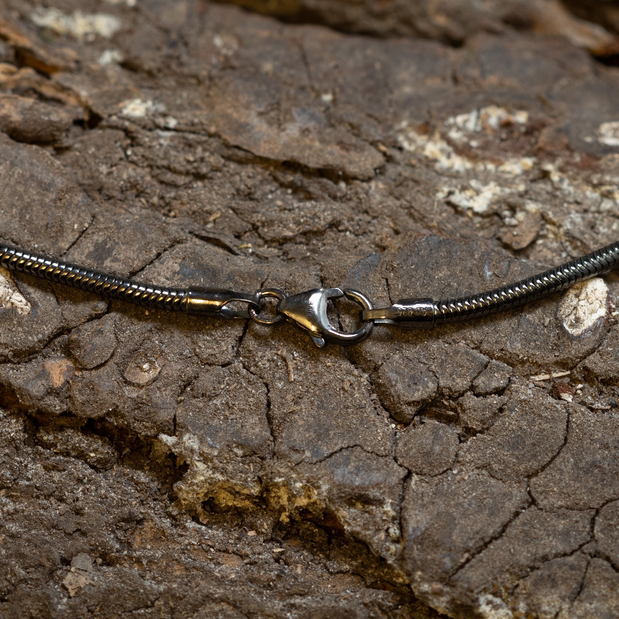 Halsband ormkedja oxiderat 925s silver 2 mm