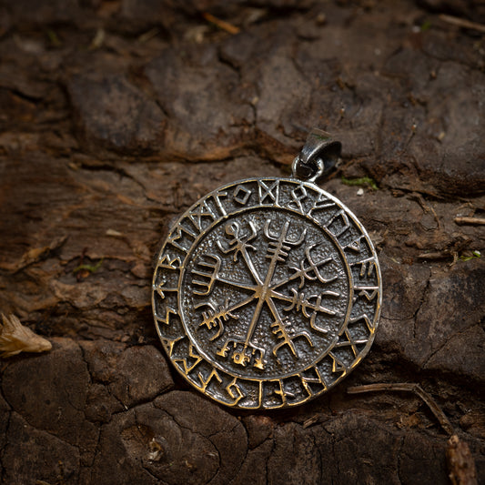 Vedhänge Vegvisir med runor i 925s silver