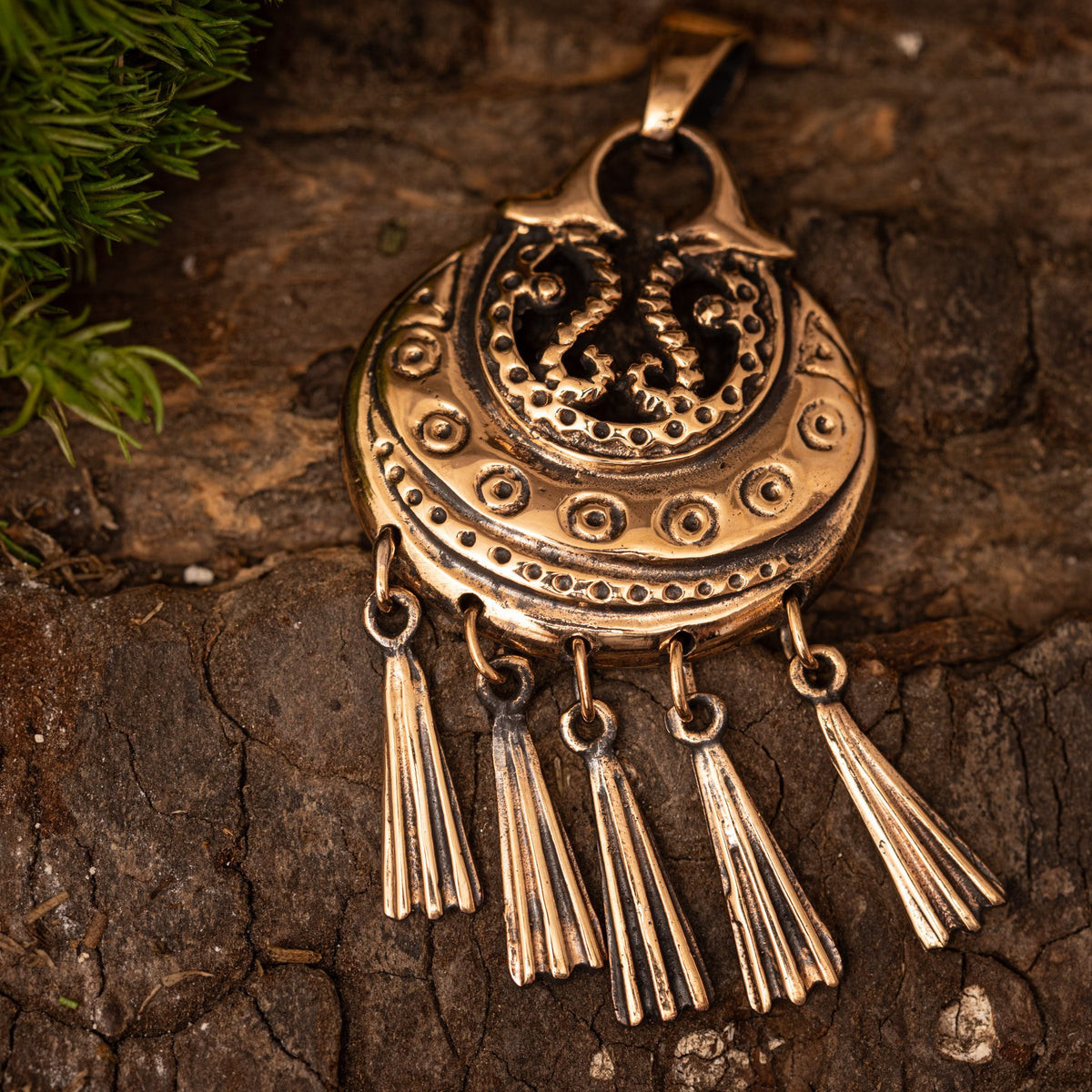 Nordisk amulett med hänge i brons – bild 1