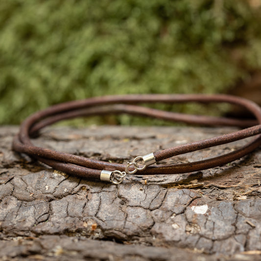 Mörkbrunt läderhalsband 3 mm slätt
